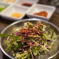 Dong E สุขุมวิทพลาซ่า