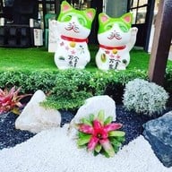 ช่างนวด และ ช่างเล็บ 1