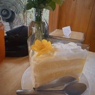 เมนูของร้าน The Hidden Falls ในสวนลับ