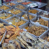 ข้าวแกง เจ๊หล้า