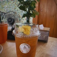 เมนูของร้าน The Hidden Falls ในสวนลับ