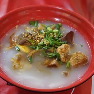เมนูของร้าน ก๋วยจั๊บตรอกซุง บางรัก ถ.สาธุประดิษฐ์