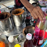 คุณป้าน้ำชง BTS สนามเป้า Exit 3