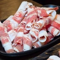 Dong E สุขุมวิทพลาซ่า