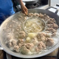 เกาเหลาเลือดหมูระยอง