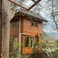 บรรยากาศ The Hidden Falls ในสวนลับ