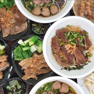 โกกิก๋วยเตี๋ยวเนื้อ (Koki Beef Noodle) สันติธรรม