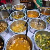 ข้าวแกง เจ๊หล้า