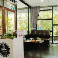 ช่างนวด และ ช่างเล็บ 1