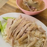 เมนูของร้าน ลักษณ์ข้าวมันไก่ตอน พัฒนาการ 53