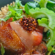 สุขนิยม  ก๋วยเตี๋ยวสูตรคุณยาย