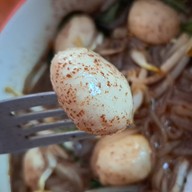 เมนูของร้าน ก๋วยเตี๋ยวหมู-เนื้อ(ตาเบิ้ม)