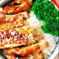 สุขนิยม  ก๋วยเตี๋ยวสูตรคุณยาย