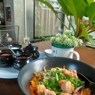 สุขนิยม  ก๋วยเตี๋ยวสูตรคุณยาย