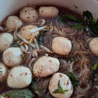 เมนูของร้าน ก๋วยเตี๋ยวหมู-เนื้อ(ตาเบิ้ม)