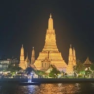 The Deck by the river โรงแรมอรุณเรสซิเด้นท์