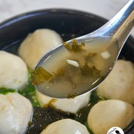 เมนูของร้าน A JUNG Fish Ball • อจัง ฟิชบอล (ชื่อเดิม สอาด ลูกชิ้นปลา) ถนนบรมราชนนี