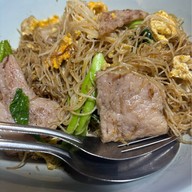 ราดหน้าดินแดงเจ้าอร่อย@หลังแฟลต5 ปากซ.ประชาสันติ ดินแดง