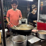 ราดหน้าดินแดงเจ้าอร่อย@หลังแฟลต5 ปากซ.ประชาสันติ ดินแดง