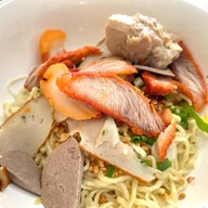 เมนูของร้าน ก๋วยเตี๋ยวเจ๊หมวย (ยายใยเจ้าเก่า)