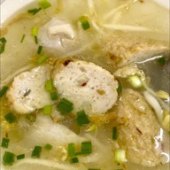 ก๋วยเตี๋ยวลูกชิ้นปลาเจริญกรุง18