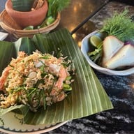 Rongros ถนนมหาราช