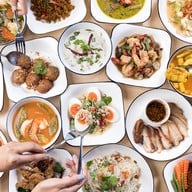 EST.33 - อาหารไทยฟิวชั่น คริสตัล ดีไซน์ เซ็นเตอร์