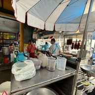 เฮียชัยเป็ดย่าง Hia Chai Ped Yang ตลาดฉัตรไชย - เจ้าดังหัวหิน