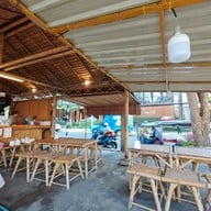 บรรยากาศ ส้มตำห้าแยกxสี่พระยา