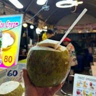 ร้านน้ำผลไม้ Pattaya Beach Market