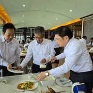 บรรยากาศ Laemcharoen Seafood ระยอง