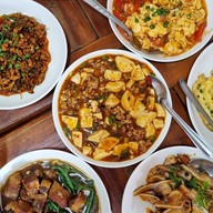 ร้านอาหาร ฟาฟา