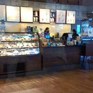บรรยากาศ Starbucks ซีคอนสแควร์