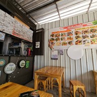 ตี๋โตกะเพราถาด โพธิ์แก้ว