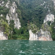 เขื่อนรัชชประภา (กุ้ยหลินเมืองไทย)