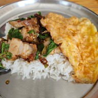 ตี๋โตกะเพราถาด โพธิ์แก้ว