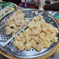 บรรยากาศ อิ่มอร่อย by แอน เซ็นทรัลพระราม 2