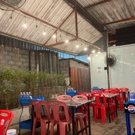 ลาดหญ้าจิ้มจุ่ม นายอ้วน ลาดหญ้าจิ้มจุ่ม นายอ้วน