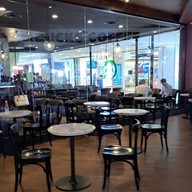 บรรยากาศ Starbucks ซีคอนสแควร์