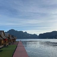 เขื่อนรัชชประภา (กุ้ยหลินเมืองไทย)