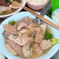 เต่าโภชนา (ตำนานต้มเลือดหมู 52 ปี & หมี่คลุก & ลูกชิ้นราชวัตร)