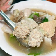 เต่าโภชนา (ตำนานต้มเลือดหมู 52 ปี & หมี่คลุก & ลูกชิ้นราชวัตร)