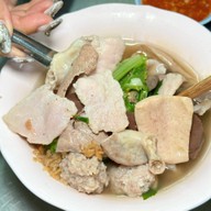 เต่าโภชนา (ตำนานต้มเลือดหมู 52 ปี & หมี่คลุก & ลูกชิ้นราชวัตร)