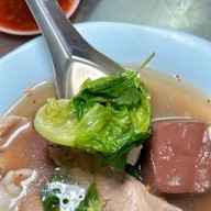 เต่าโภชนา (ตำนานต้มเลือดหมู 52 ปี & หมี่คลุก & ลูกชิ้นราชวัตร)
