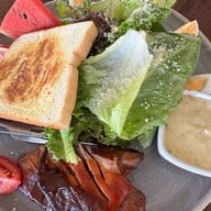 บ้านหมู รมควัน ภูเก็ต