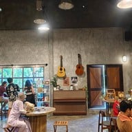 The Tropical Eco cafe