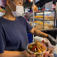 ผลไม้พร้อมทาน  RMUTT Walking Street RMUTT Walking Street