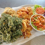 ร้านอาหาร บ้านทะเล แหลมผักเบี้ย