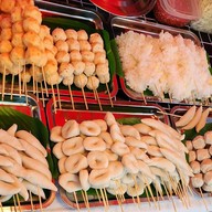 ยำลูกชิ้น / ลูกชิ้นทอด halal"นิเอ๋"