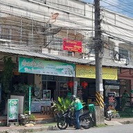 หน้าร้าน ก๋วยเตี๋ยวไท หน้าสสจ.